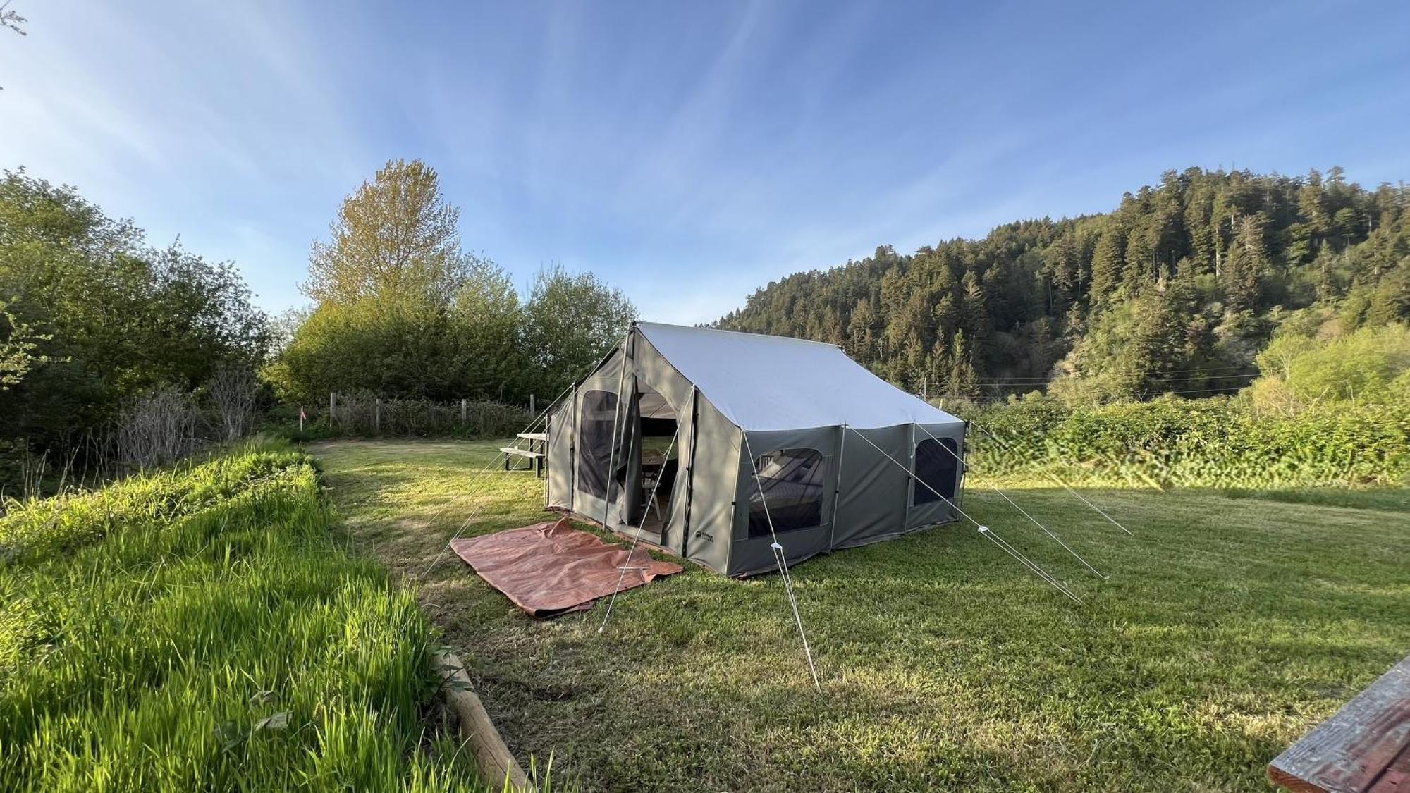 Glamping Tent On The River Klamath Bagian luar foto
